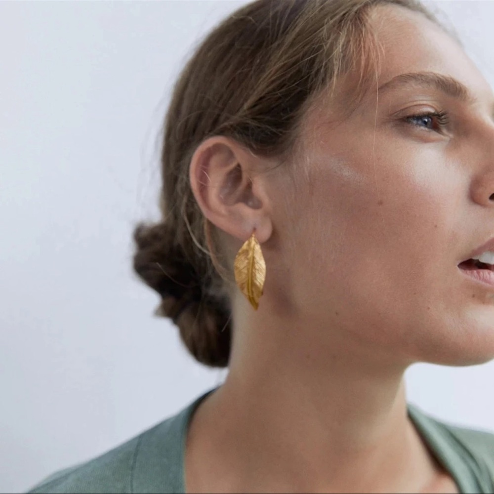 Gold Leaf Drop Earrings ✨ - Picture 2 of 5